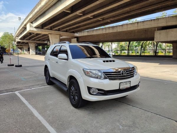TOYOTA Fortuner V 4WD 3.0DCT  ปี 2014